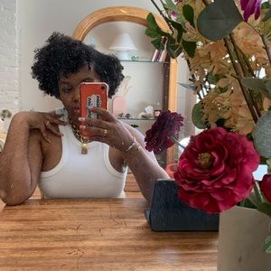 Meet your Posher, Niara